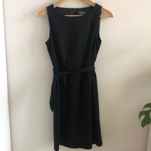 Black Ann Taylor Petites sleeveless dress
